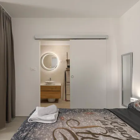 Apartament Vikys Place *