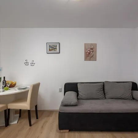 Apartament Vikys Place